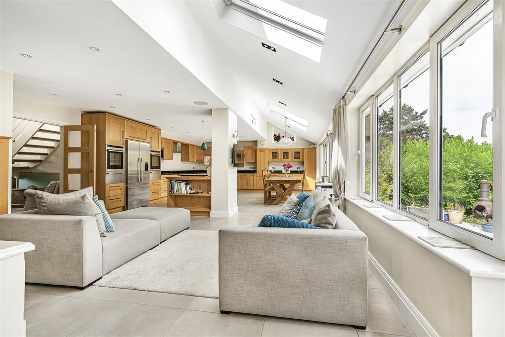 Property photo 3 of 24 46_56417.Jpg