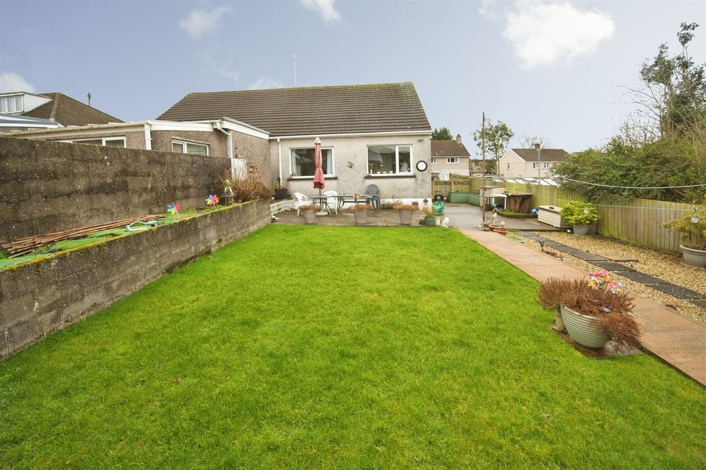 Property photo 2 of 18