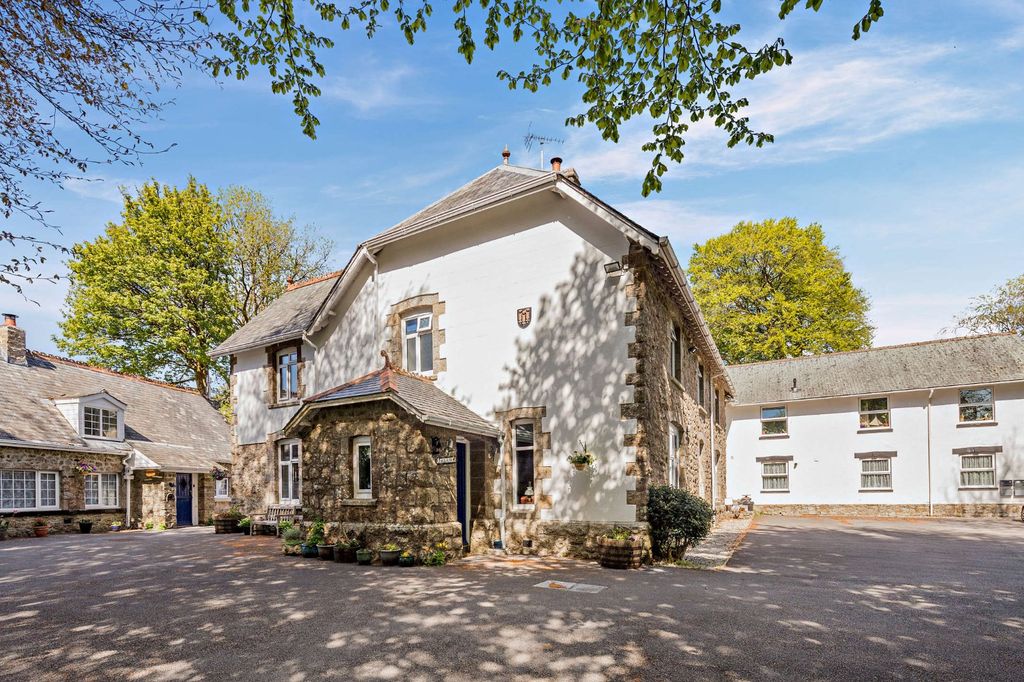Property photo 2 of 23 Dartfordleigh House