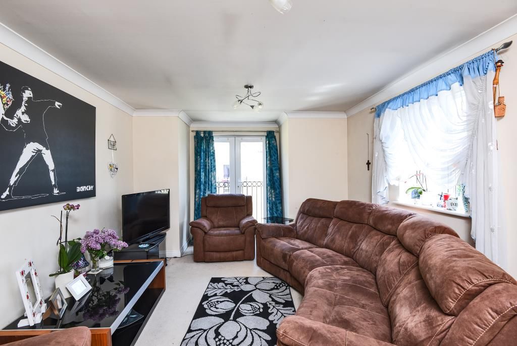 Property photo 3 of 10 Licing Area