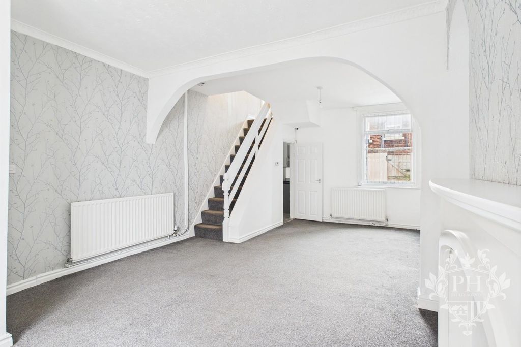 Property photo 2 of 8 Cam01415G0-Pr0459-Still006.Jpg