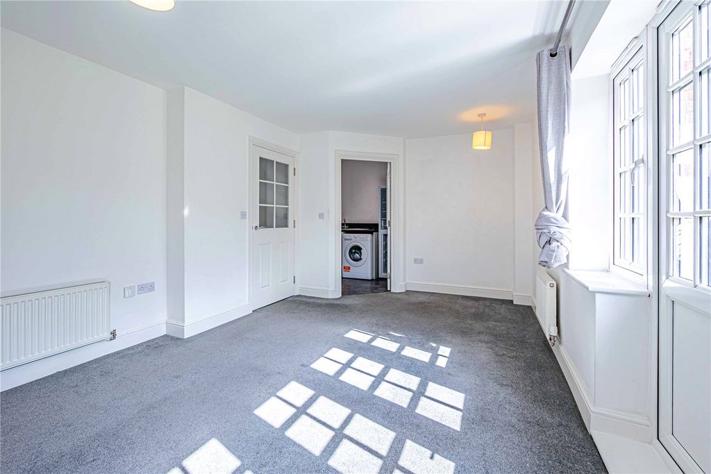 Property photo 2 of 15 Picture No. 17