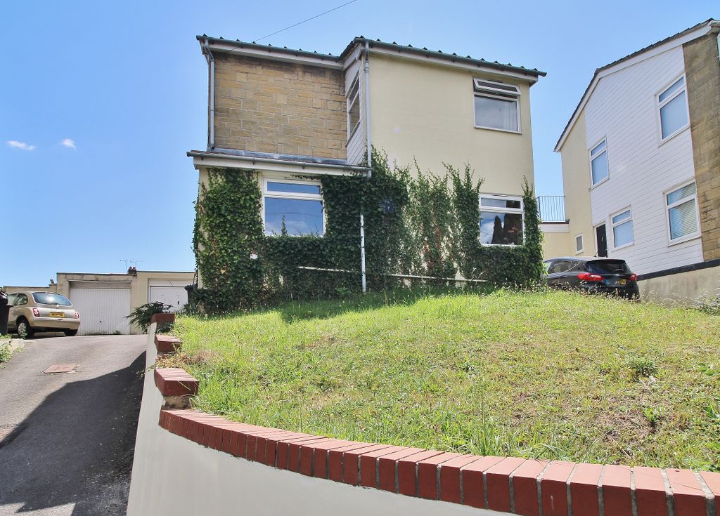 Property photo 1 of 18