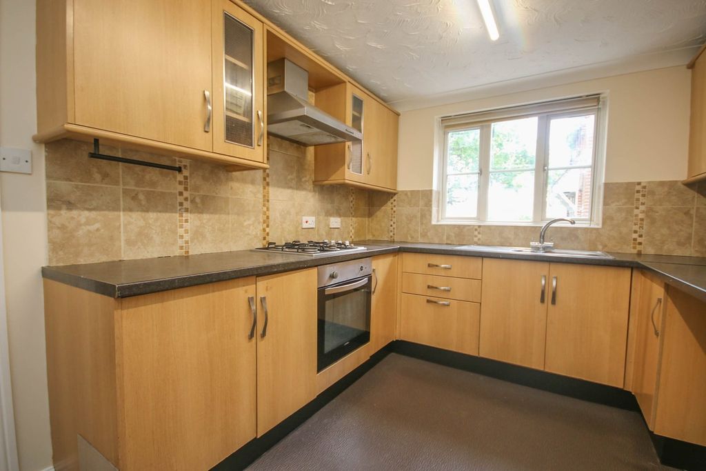 Property photo 3 of 16