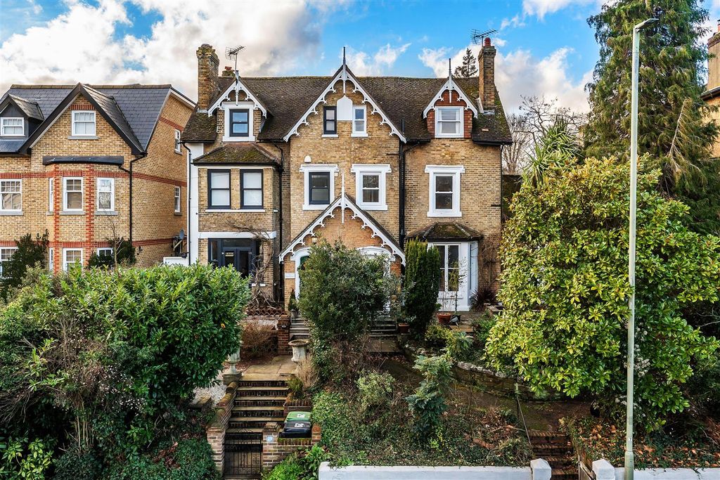 Property photo 1 of 18 31-Kingston-Road-31.Jpg