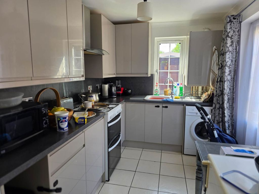 Property photo 1 of 3