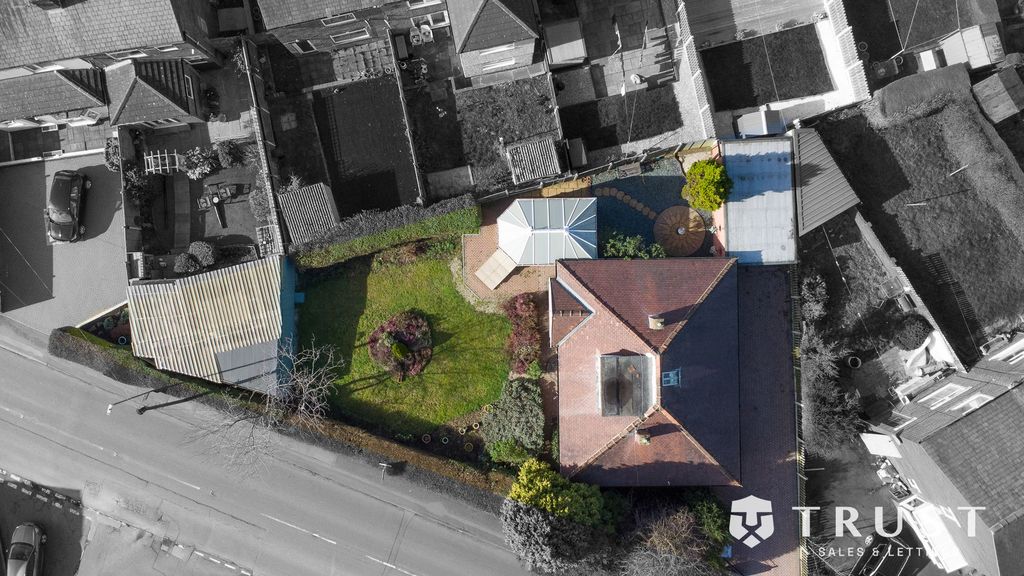 Property photo 2 of 29