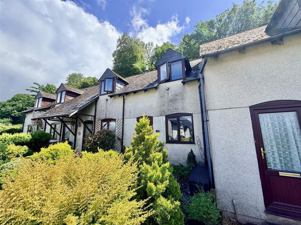 Property photo 1 of 20 Grantham Close, Plympton, Plymouth Pl7 1Un