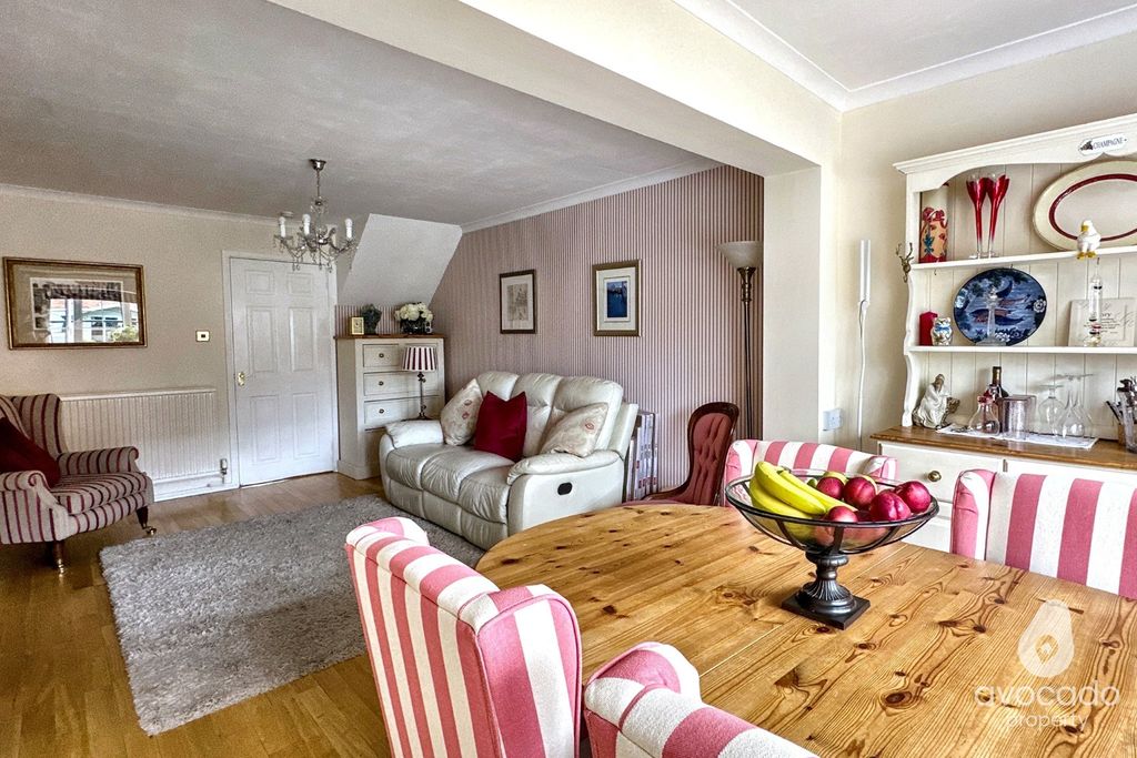 Property photo 3 of 13 4360375