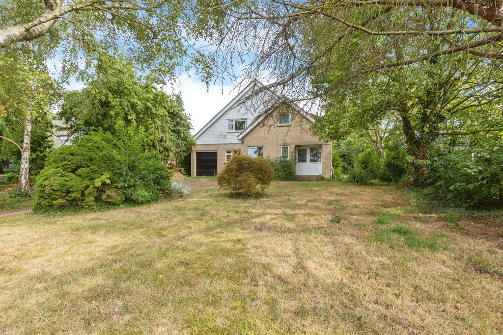 Property photo 2 of 25