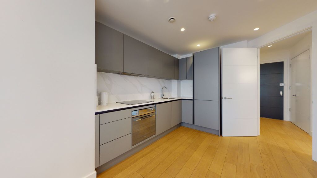 Property photo 2 of 12 Kitchen