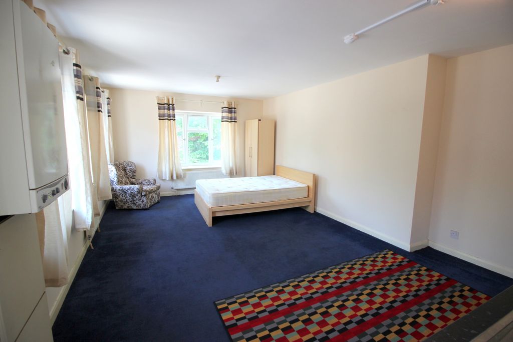 Property photo 1 of 6 Property For Rent