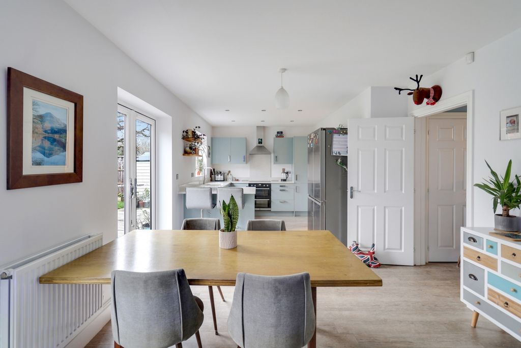 Property photo 2 of 16 Kitchen Diner