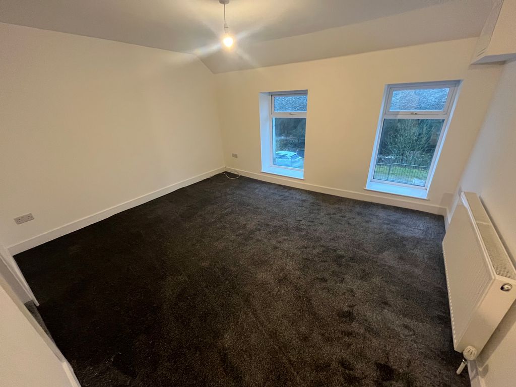 Property photo 2 of 6 Living Room