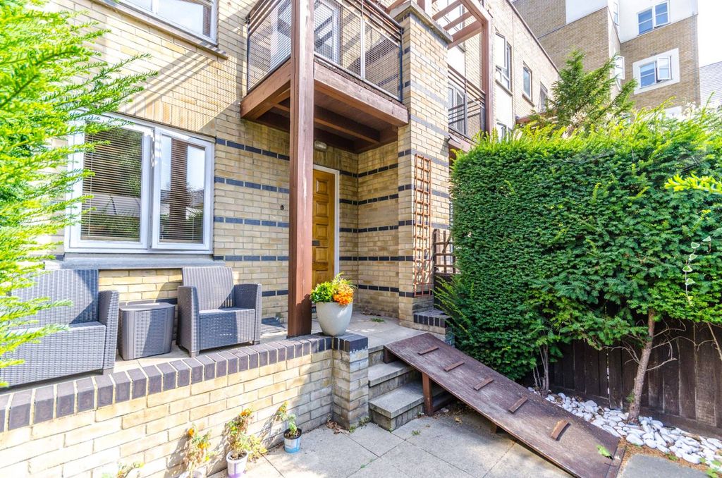 Property photo 3 of 16
