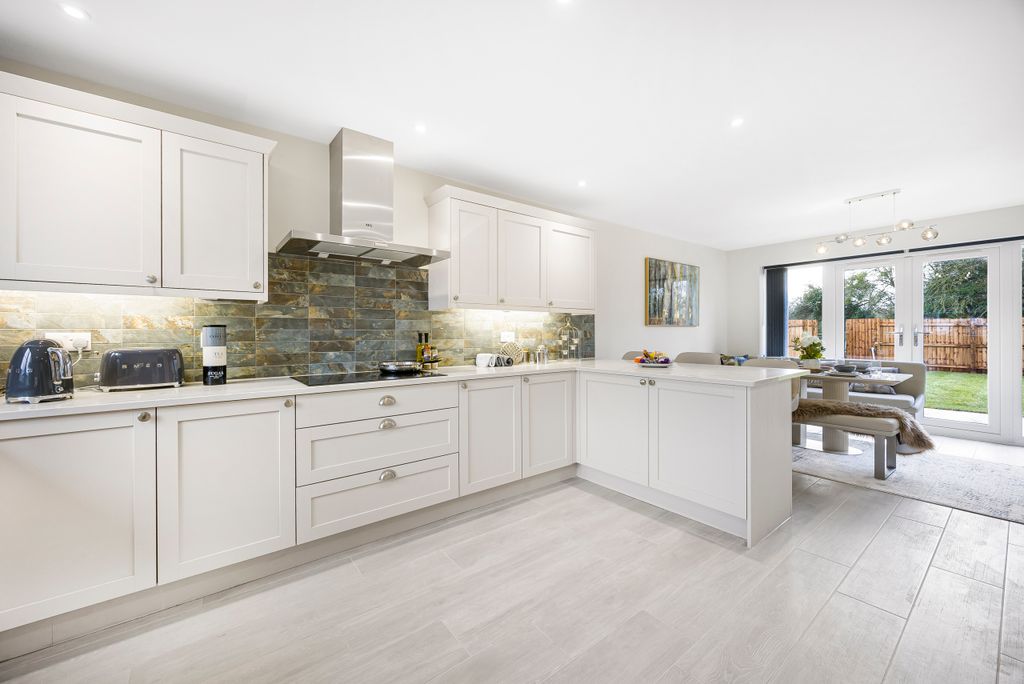 Property photo 2 of 10 Show Home