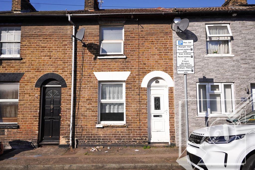 Property photo 1 of 17 Front