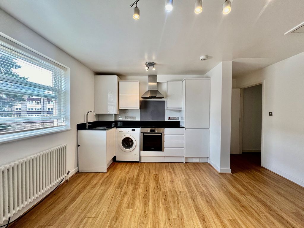 Property photo 2 of 7 Kitchen / Lounge