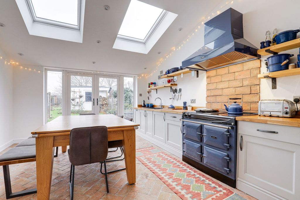 Property photo 3 of 26