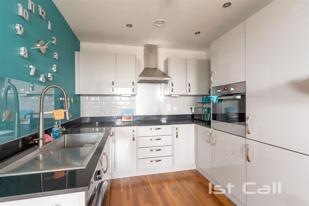 Property photo 2 of 13 Kitchen Area