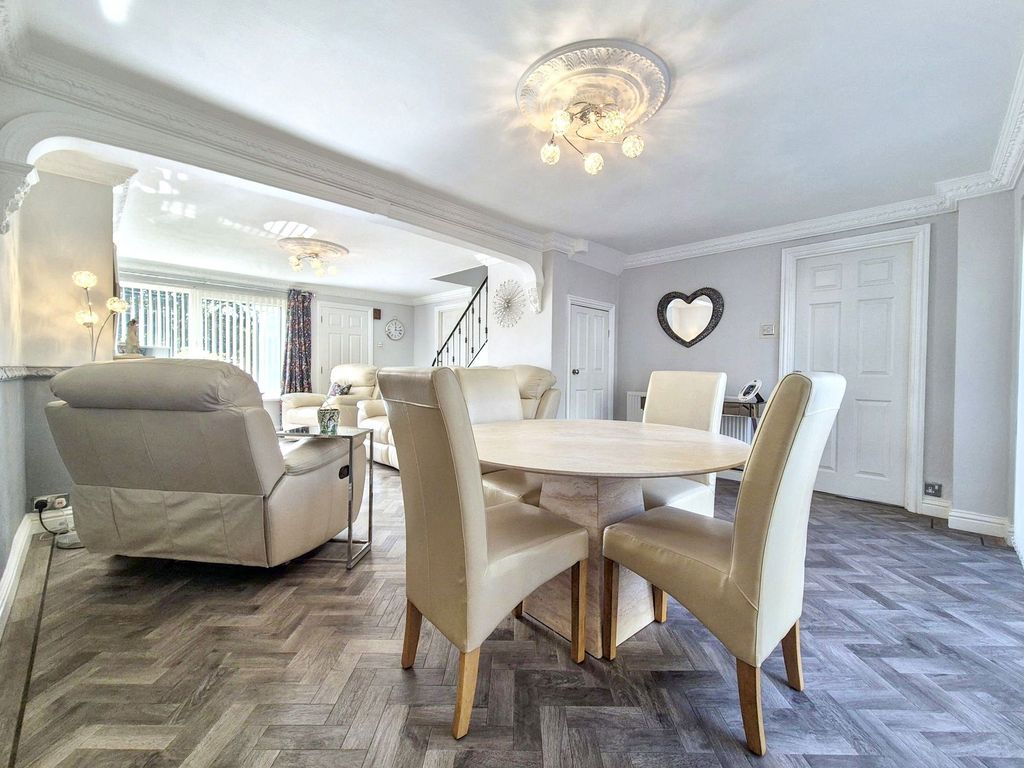 Property photo 2 of 34