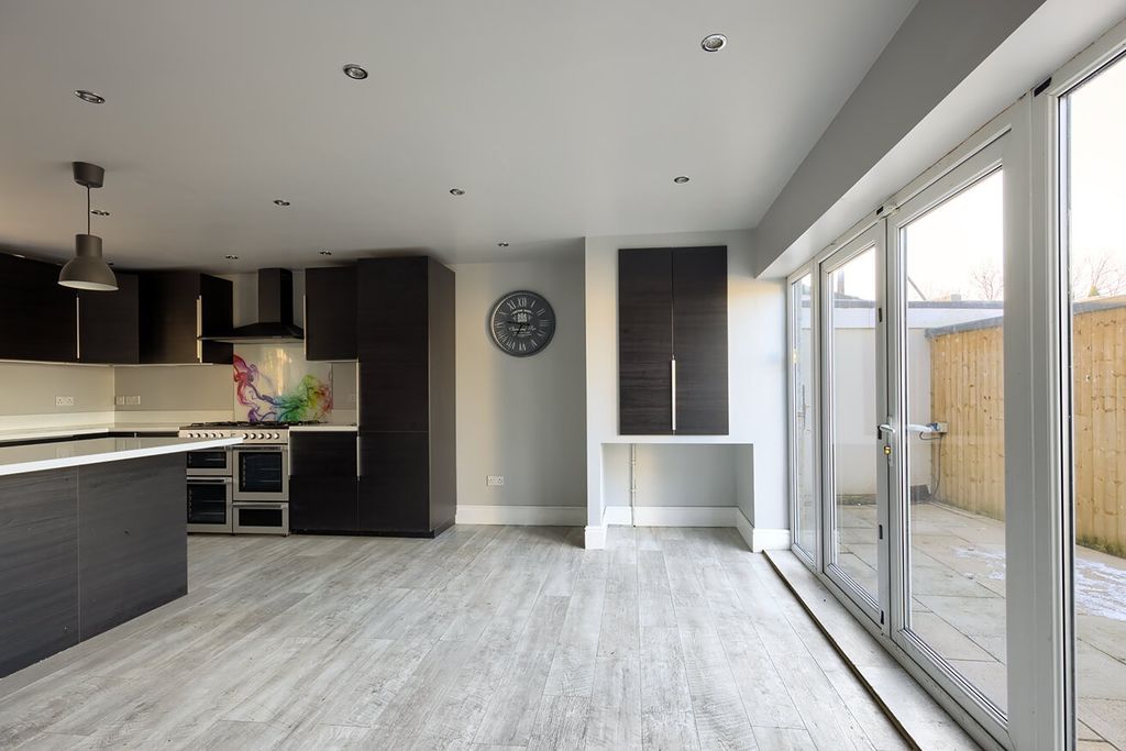 Property photo 3 of 14 4434252