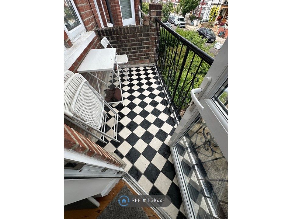 Property photo 3 of 11 Balcony