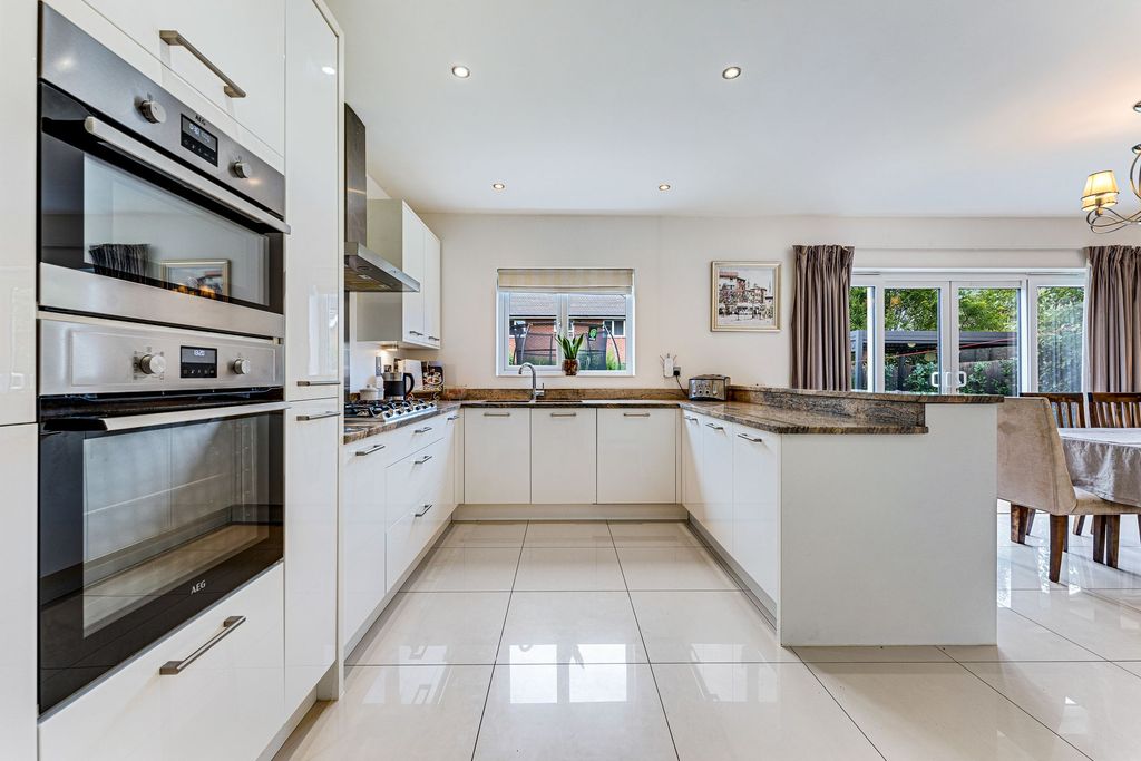 Property photo 2 of 43
