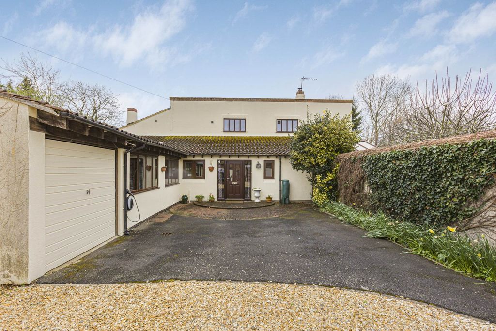 Property photo 1 of 28