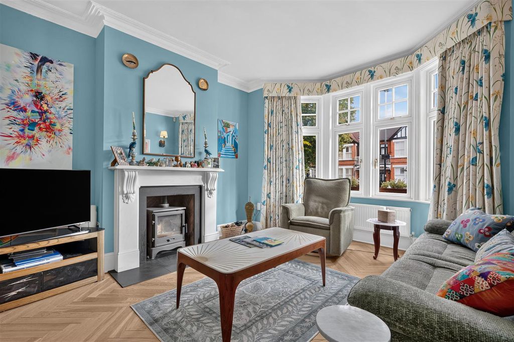 Property photo 2 of 15 For Sale - Grantham Road, W4