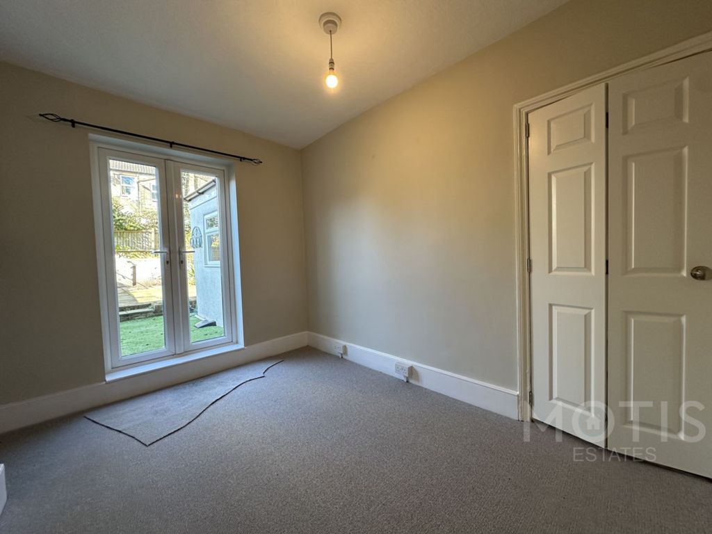 Property photo 3 of 18 Photo 11