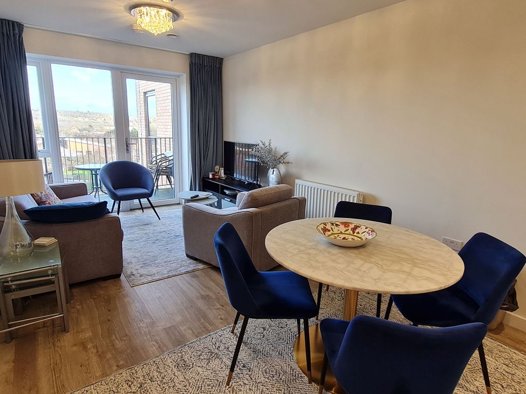 Property photo 2 of 8