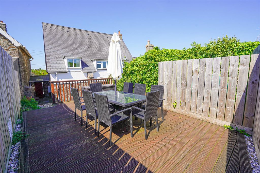 Property photo 3 of 28