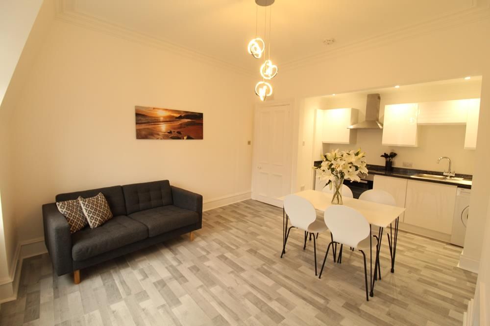 Property photo 1 of 5 Lounge − Kitchen