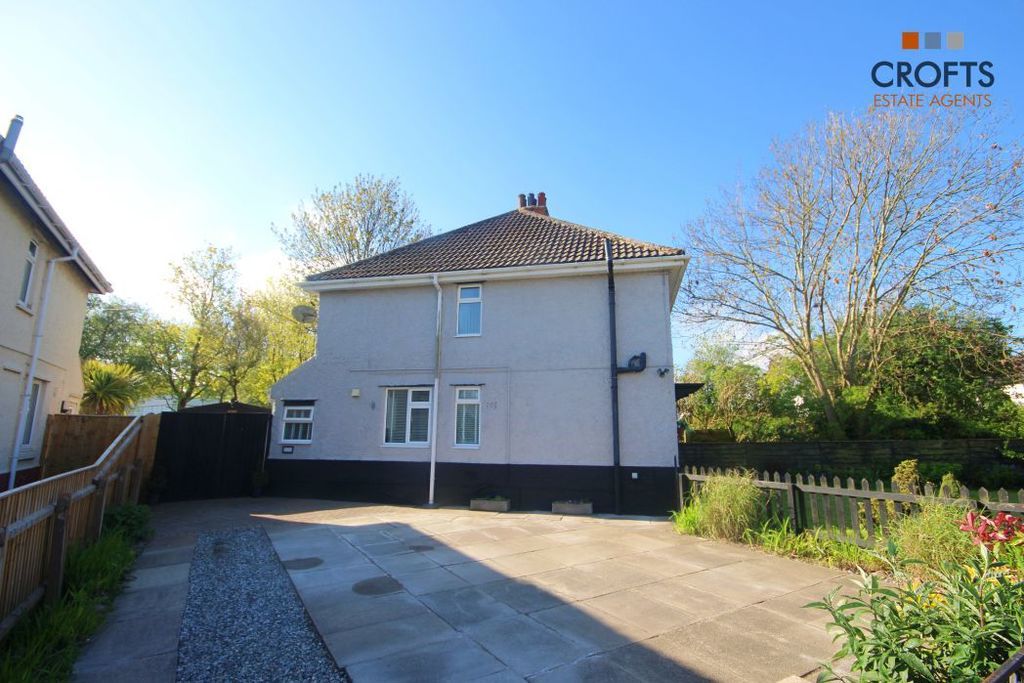 Property photo 2 of 17 Front View 2