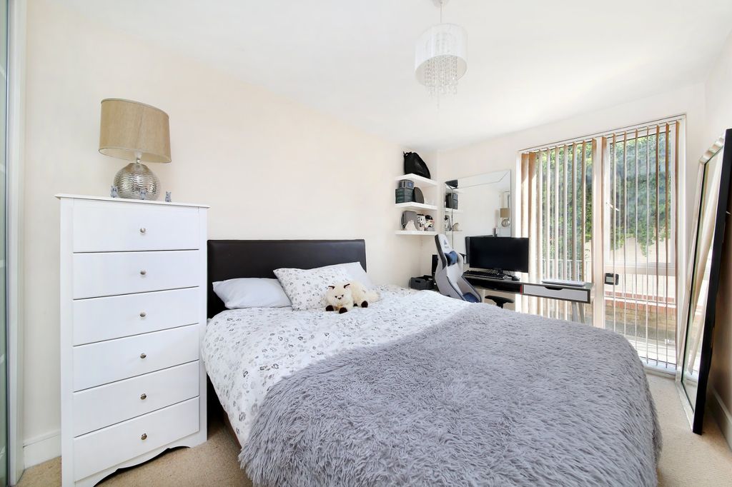 Property photo 2 of 11