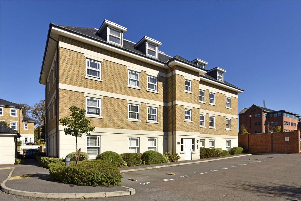 Property photo 1 of 9 Building