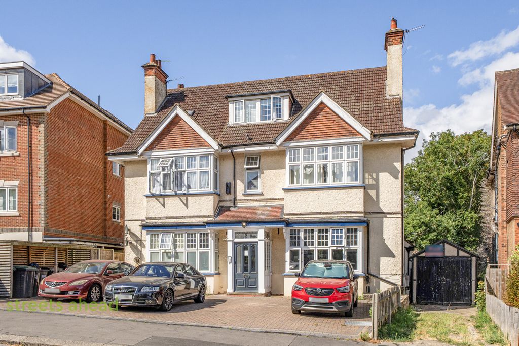 Property photo 1 of 9 8682F8A0-35A1-4c7...