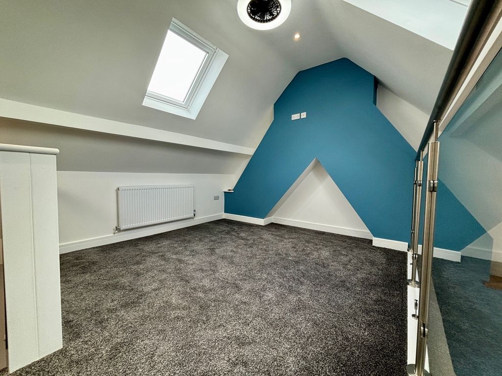 Property photo 3 of 23 17