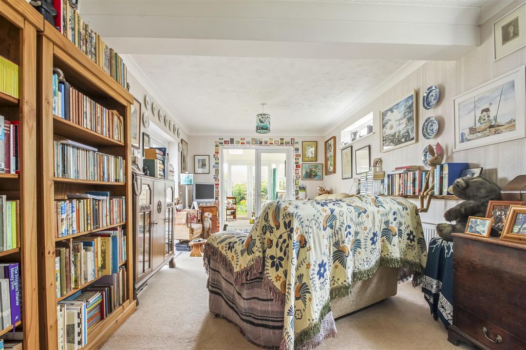 Property photo 3 of 20 30 Upper West Drive-008.Jpg