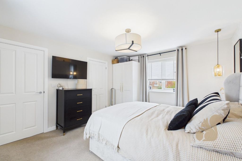 Property photo 3 of 18 Cam01659G0-Pr0625-Still016.Jpg