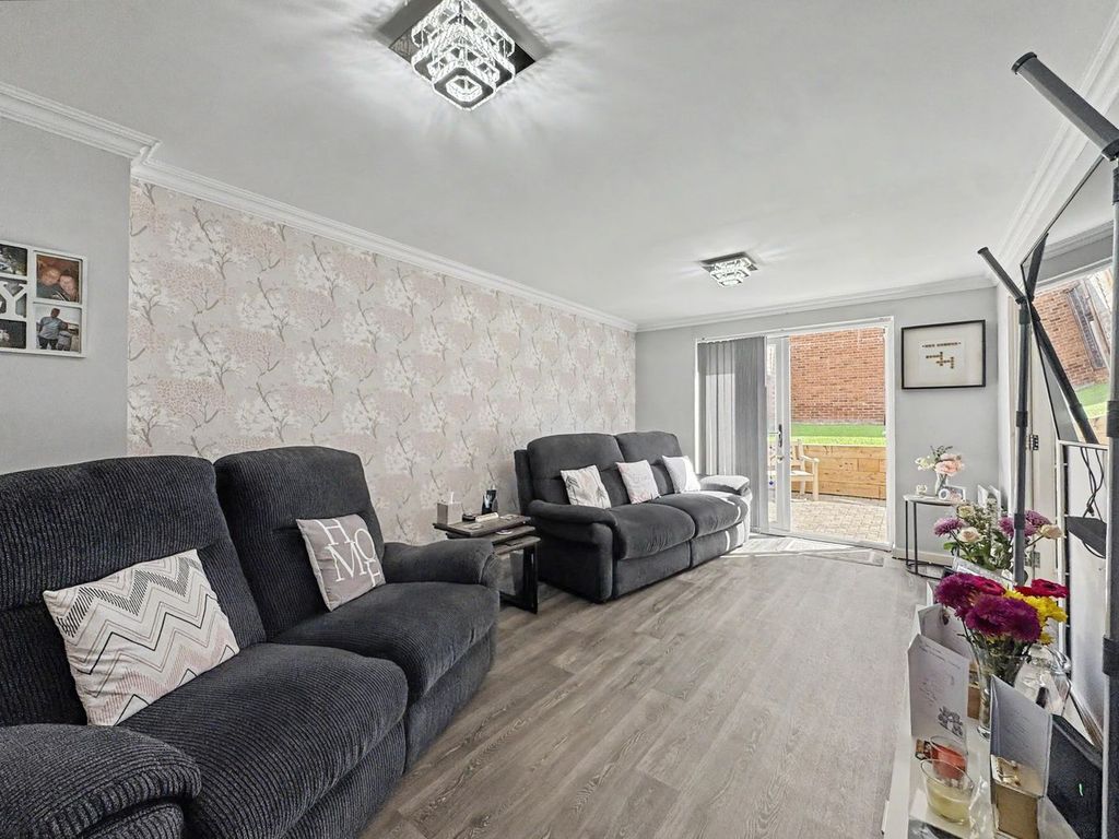 Property photo 2 of 31