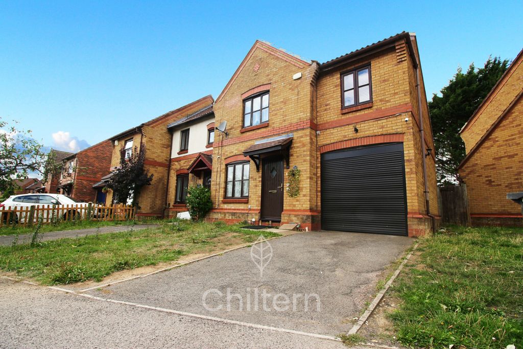 Property photo 1 of 12 3 Bed House With 2 Bathrooms To Rent In Gleneagles Drive, Luton Lu2