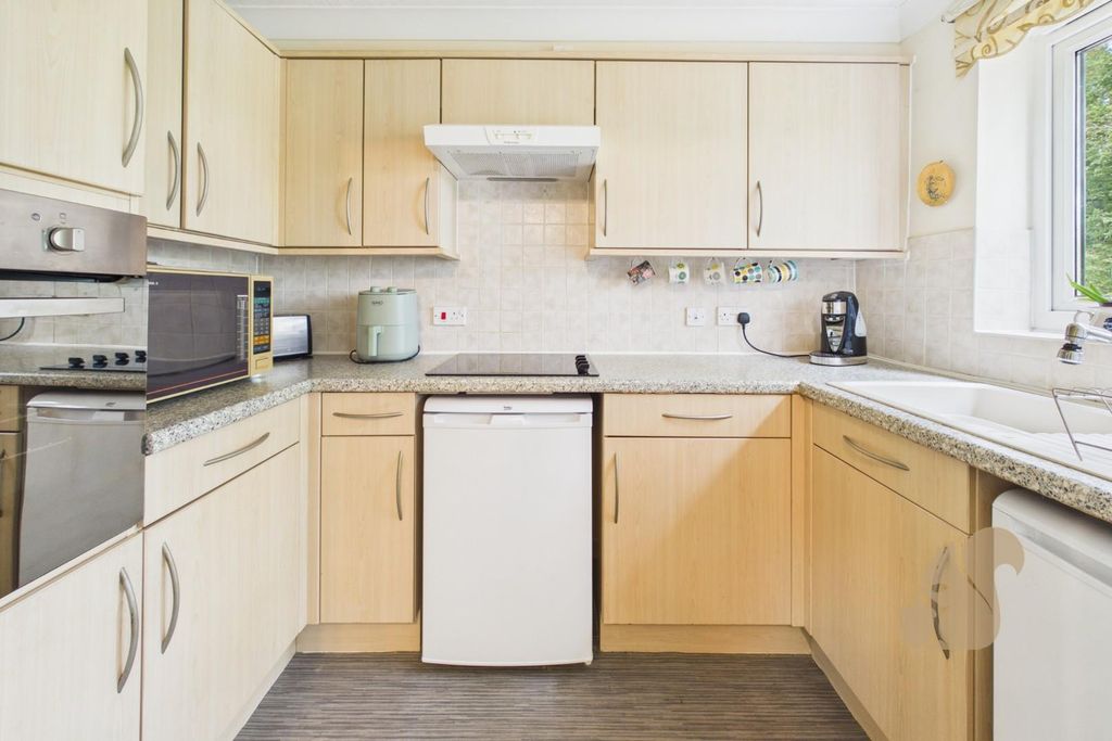 Property photo 3 of 13 Kitchen