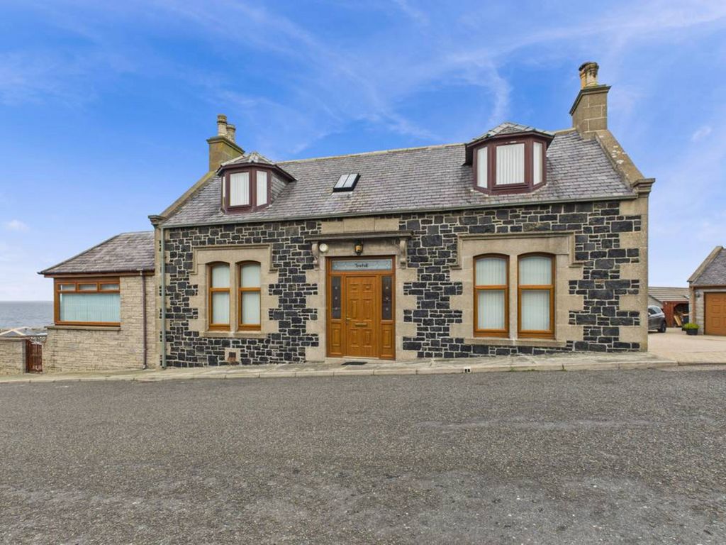 Property photo 2 of 21