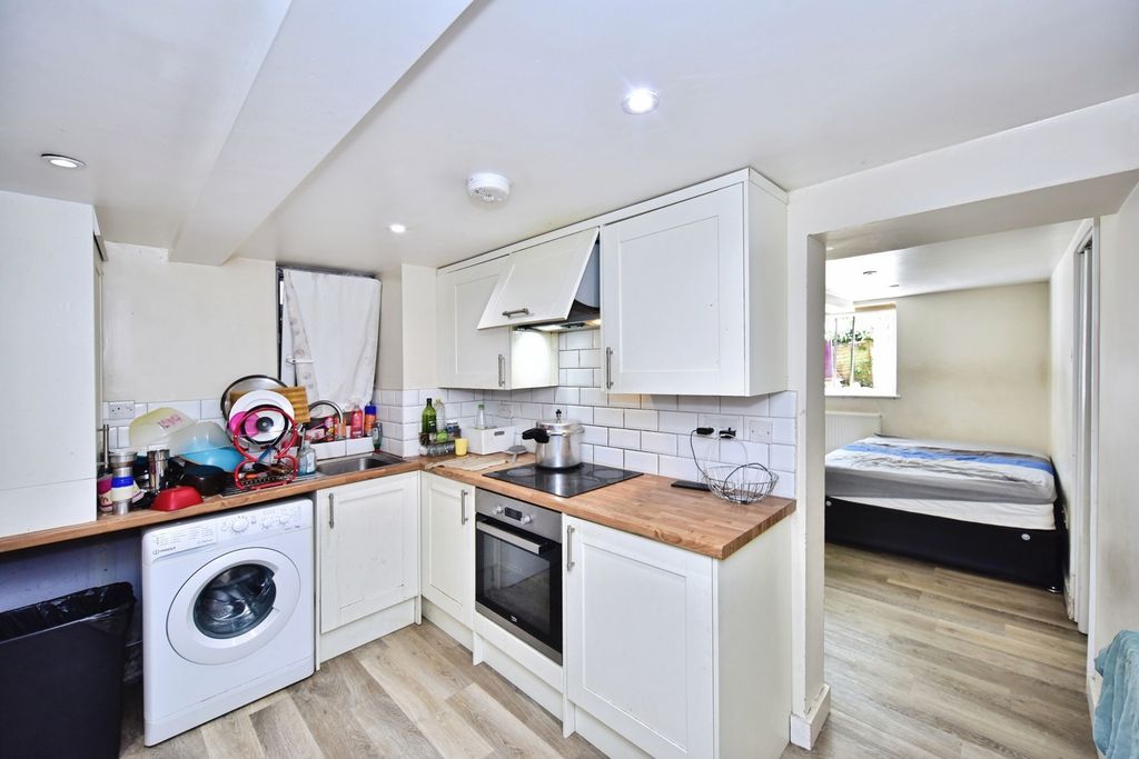 Property photo 1 of 18 Pbox-Img.Jpg