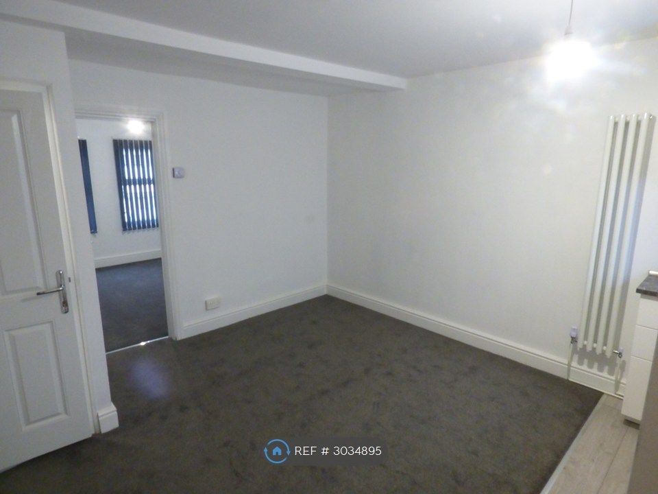 Property photo 3 of 12 Lounge / Diner