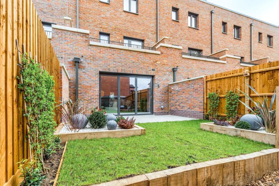 Property photo 2 of 34