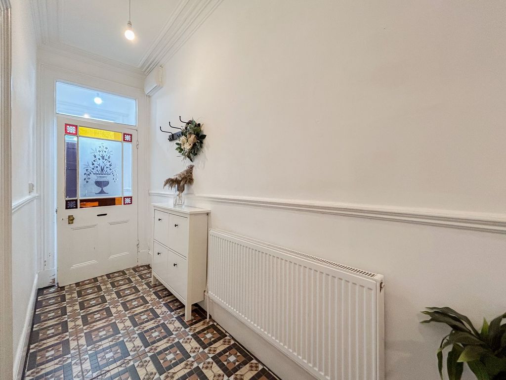 Property photo 2 of 43