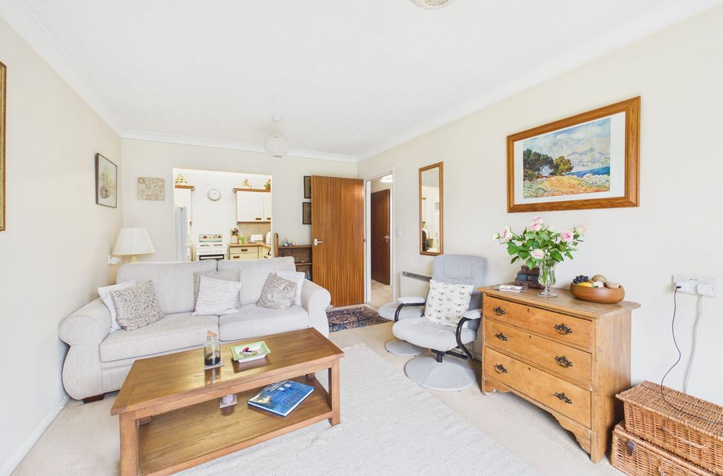 Property photo 3 of 13 Cam03259G0-Pr0245-Still002